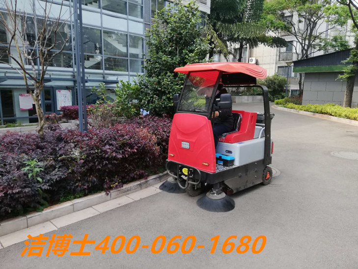 潔博士掃地車(chē)客戶案例-鳳臺(tái)縣泰居亞泓物業(yè)管理有限公司